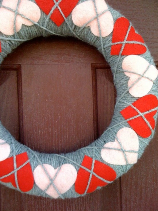 yarn-wreath-hearts