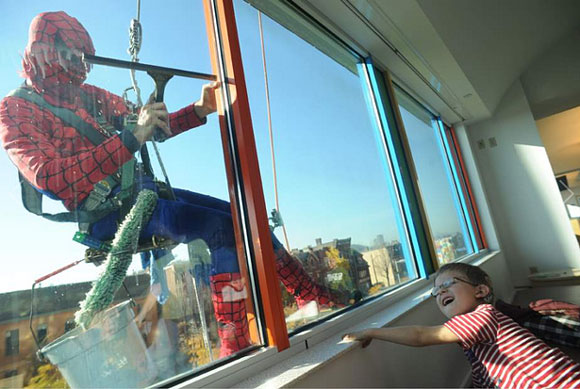 superhero-window-washer